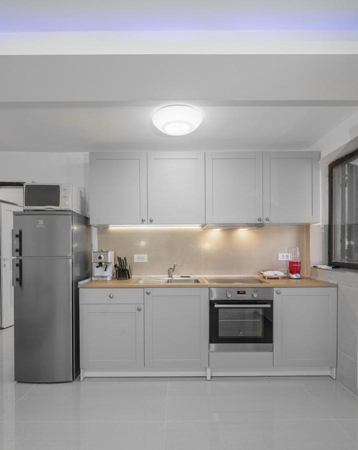 Apartments The Heart Of Croatia Pirovac Bagian luar foto