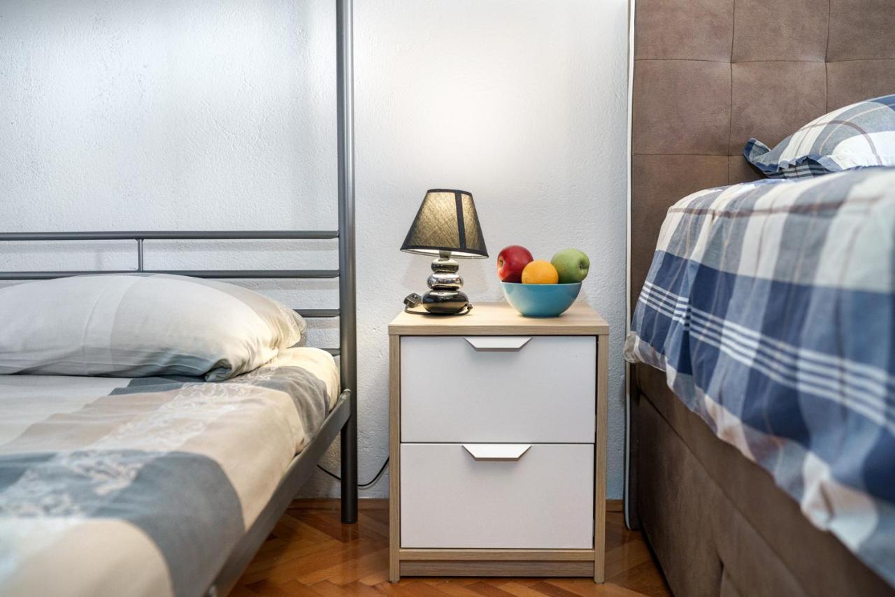 Apartments The Heart Of Croatia Pirovac Bagian luar foto