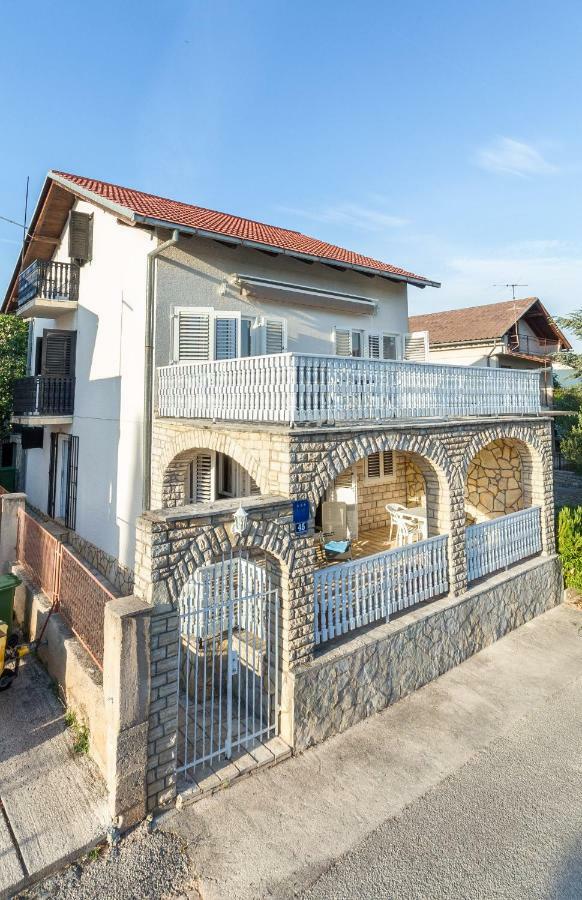 Apartments The Heart Of Croatia Pirovac Bagian luar foto