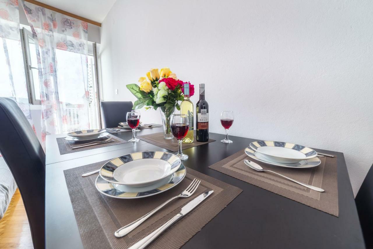 Apartments The Heart Of Croatia Pirovac Bagian luar foto